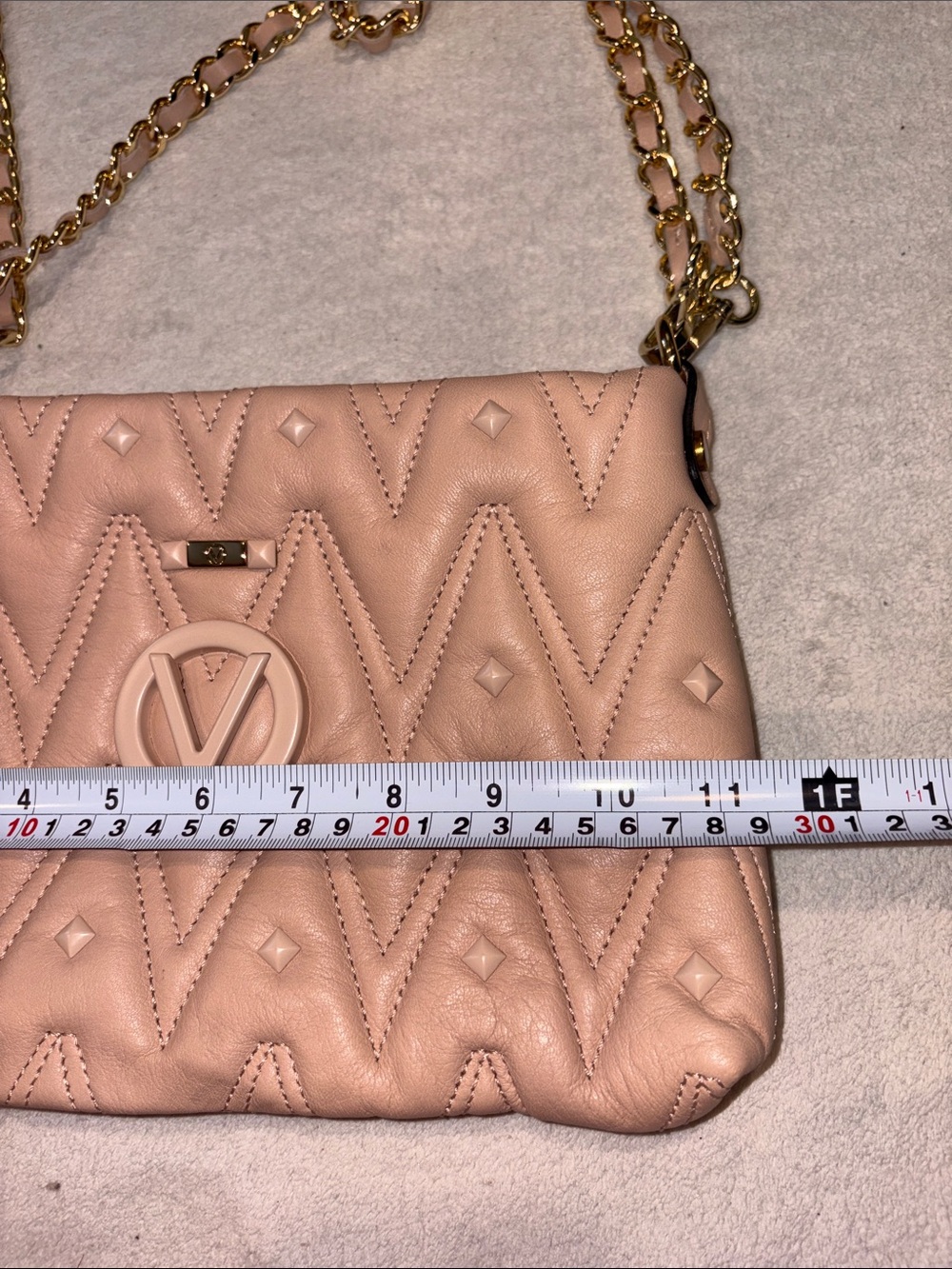 Valentino pink/ Nude Quilted Crossbody with Gold Chain - Picture 6 of 7